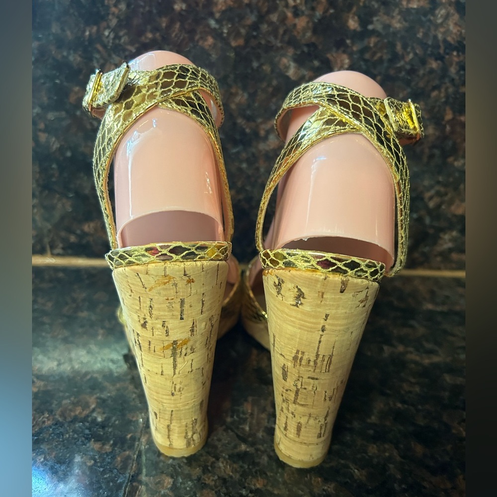 Stuart Weitzman metallic Gold snake print cork espadrilles ankle buckle strap 9 - Picture 6 of 10
